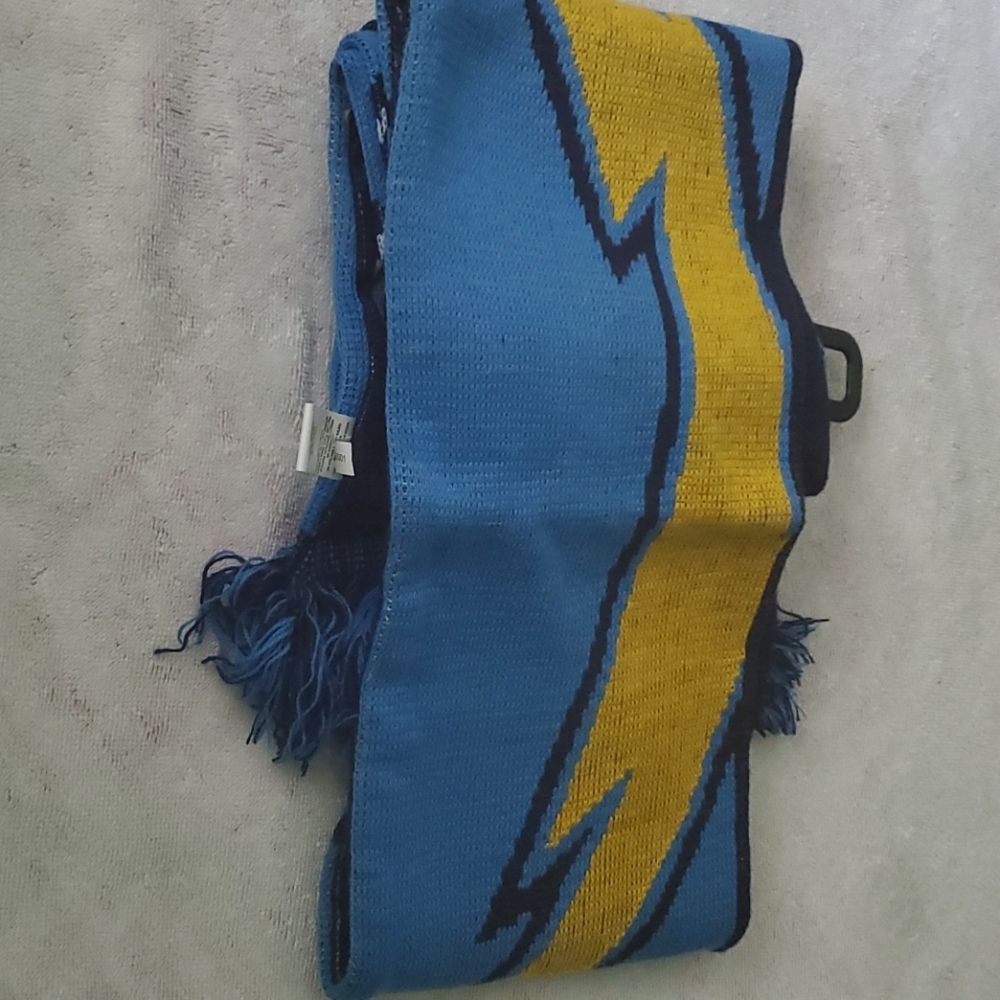 Scarf - Picture 2 of 3